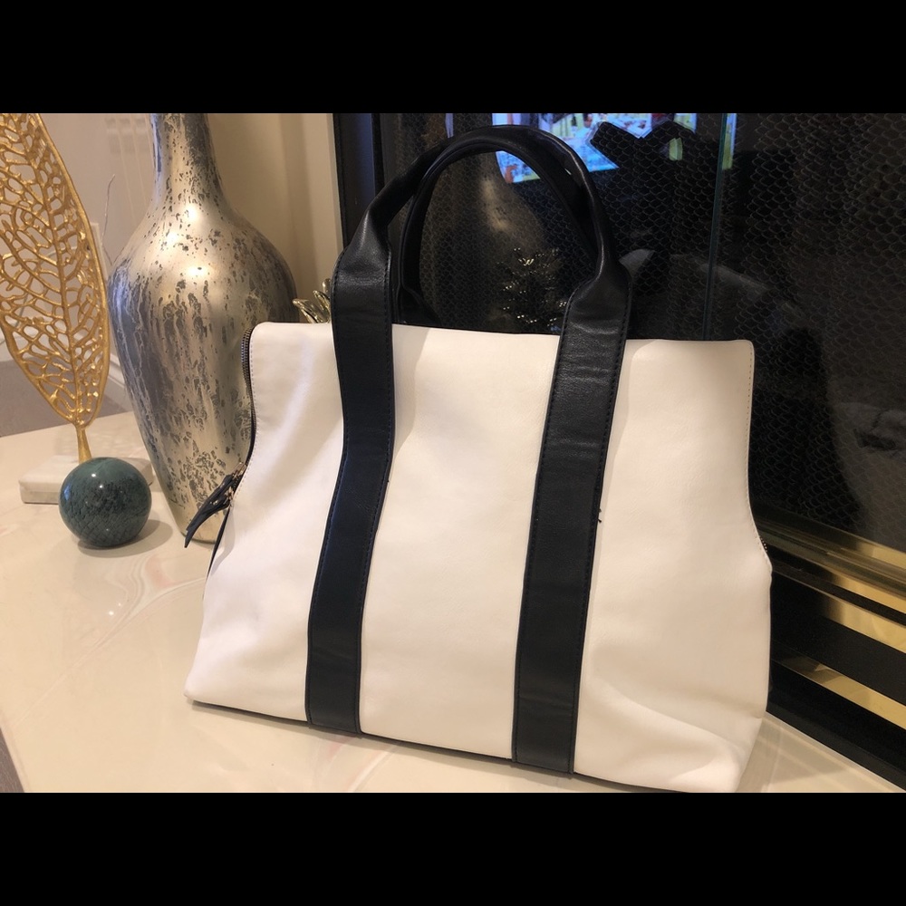 Authentic Forever 21 shoulder purse handbag